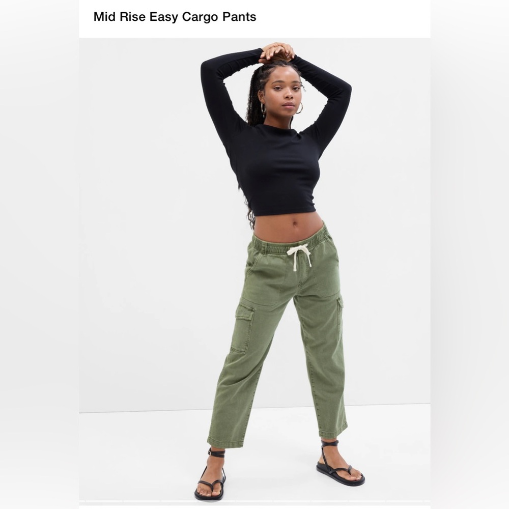 NWT Gap Factory Mid Rise Baggy Cargo’s